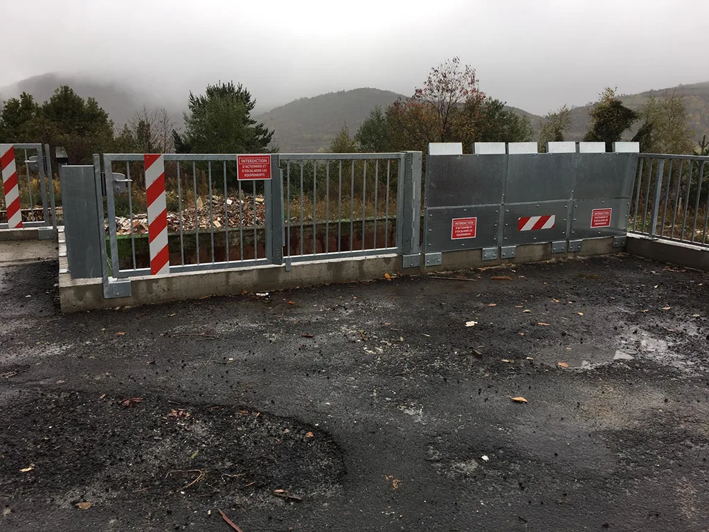 2019-TG-TLB-CARCANIERES (2) TECH LOCK Battant | Bavettes rabattables TECH GUARD