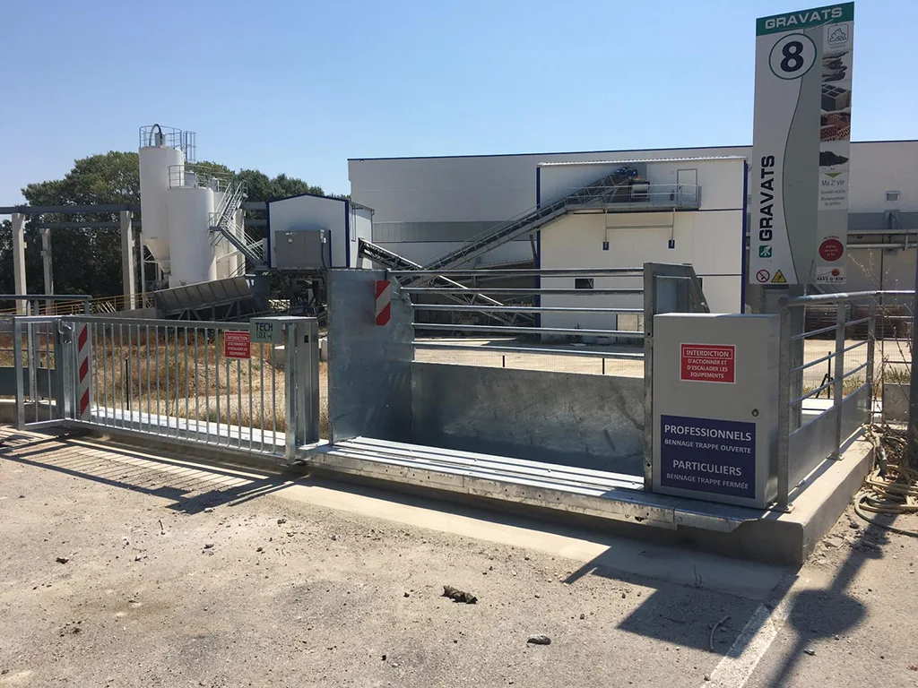 2020-TLC-TD-LAROQUE (1) TECH LOCK Coulissant| TECH DUMP (Gravats)