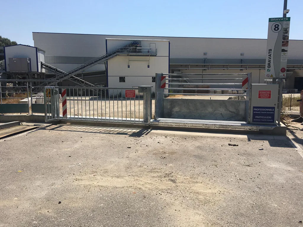 2020-TLC-TD-LAROQUE (3) TECH LOCK Coulissant | TECH DUMP (Gravats)